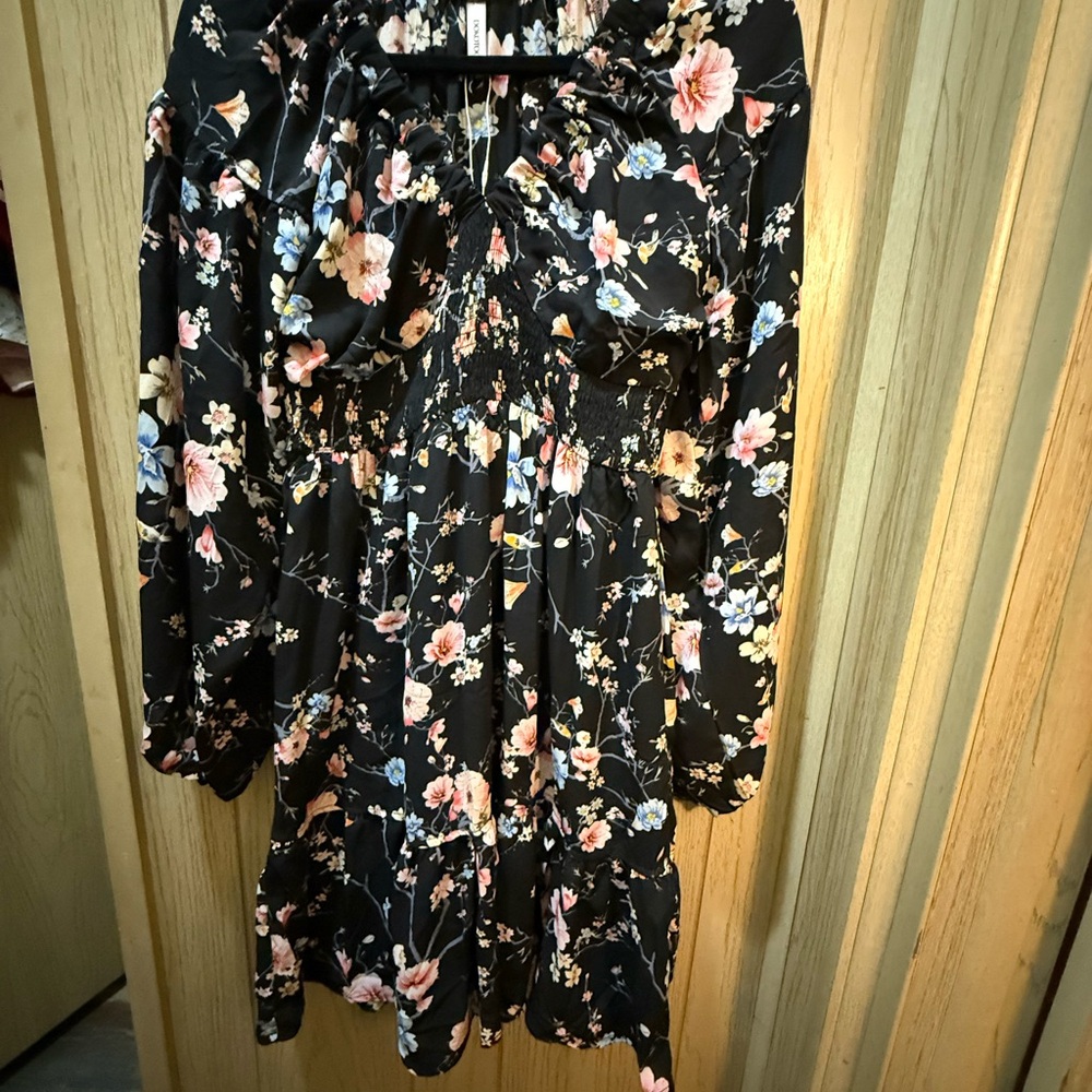 5/$20 - Floral Black Dress